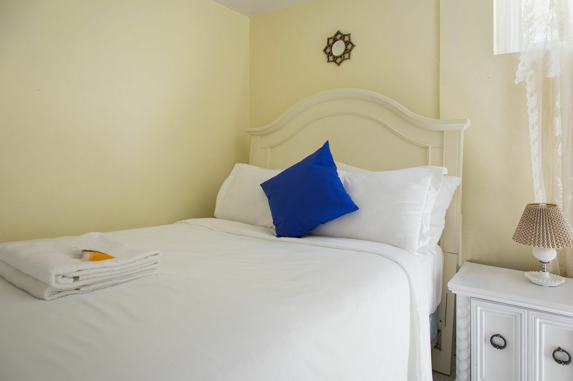 Charlton Suites Guest House Τορόντο Εξωτερικό φωτογραφία